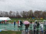 全天候の陸上競技場。雨の日は大変だ